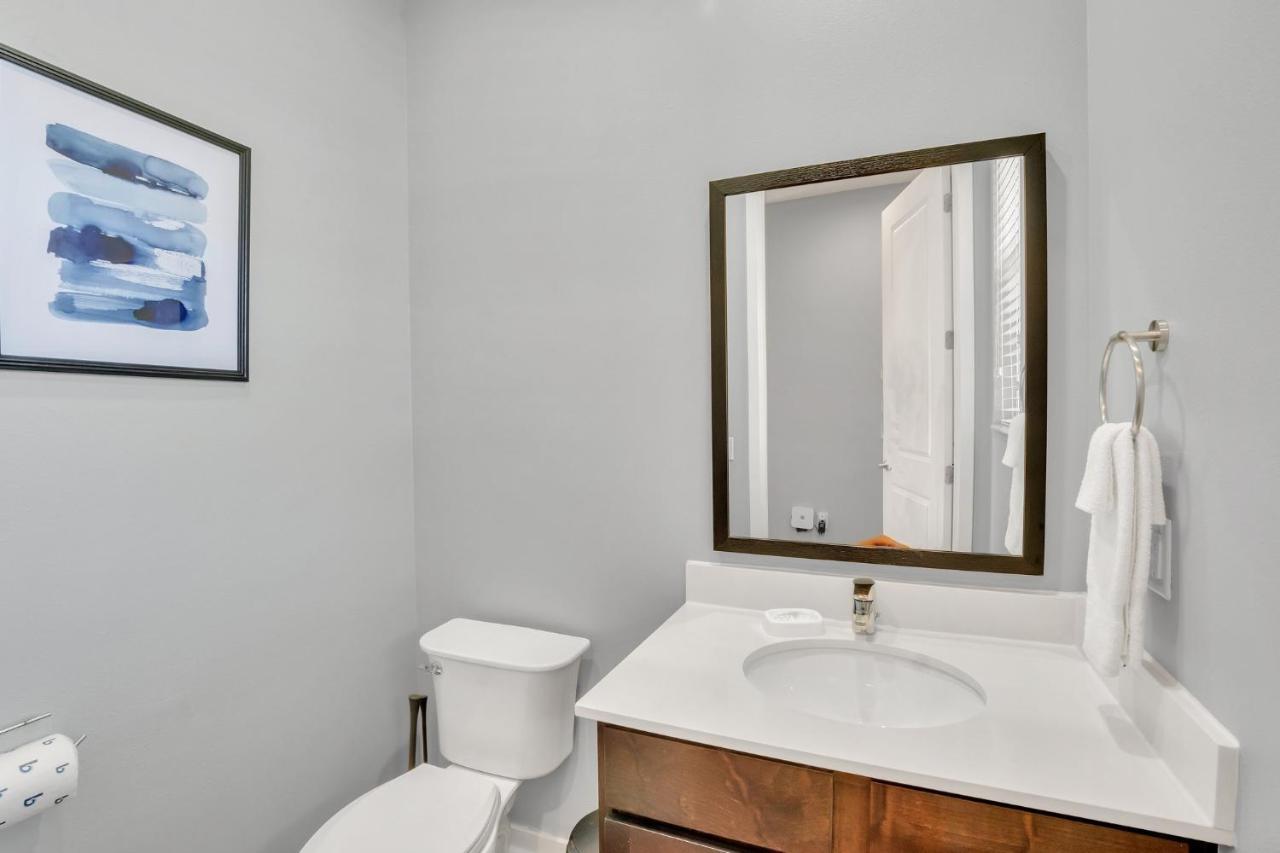 Upscale 2Br Lakefront Townhome - Private Hot Tub! ออร์ลันโด ภายนอก รูปภาพ